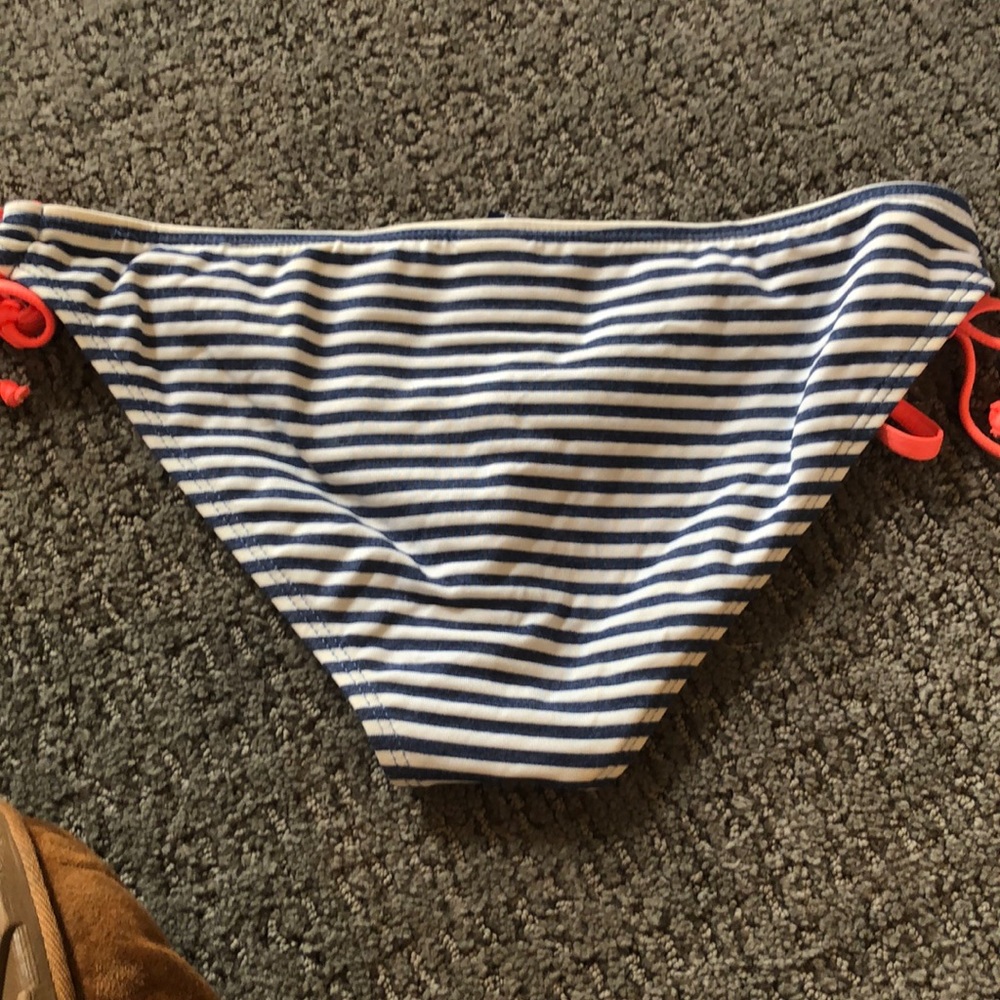 Splendid Bikini - Picture 5 of 5